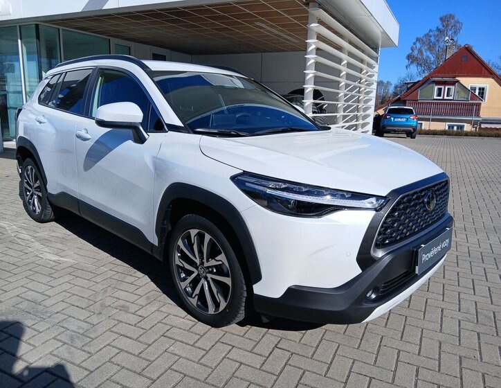 Toyota Corolla Cross SUV / Terénní 2,0 l 112 kw