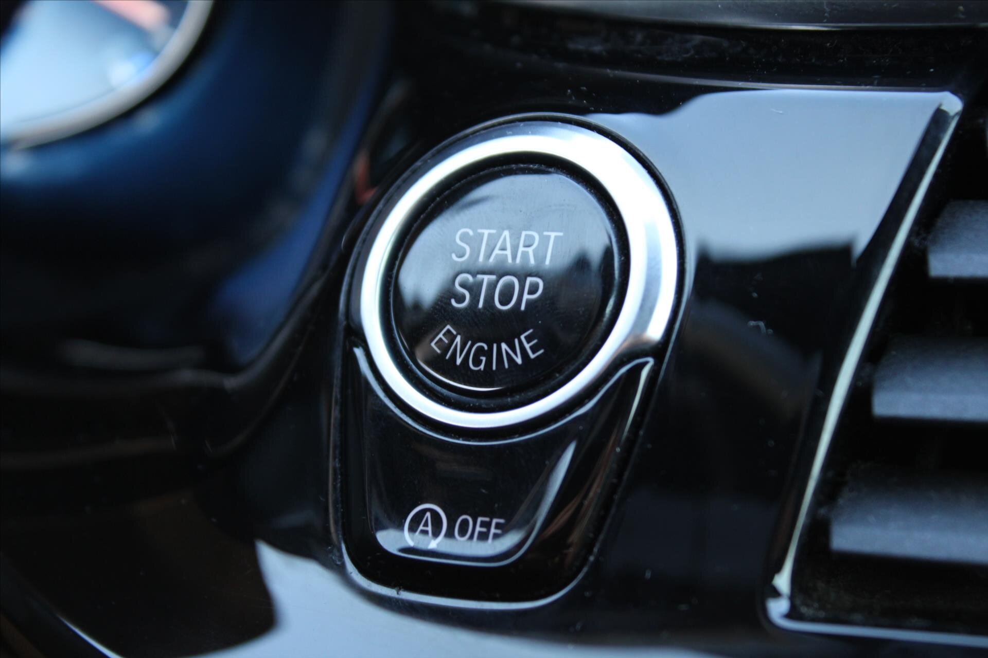 BMW Řada 5 Kombi 3,0 l 195 kw