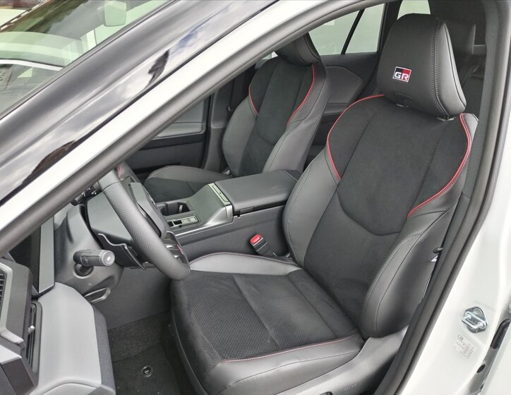 Toyota RAV4 SUV / Terénní 0,0 143 kw