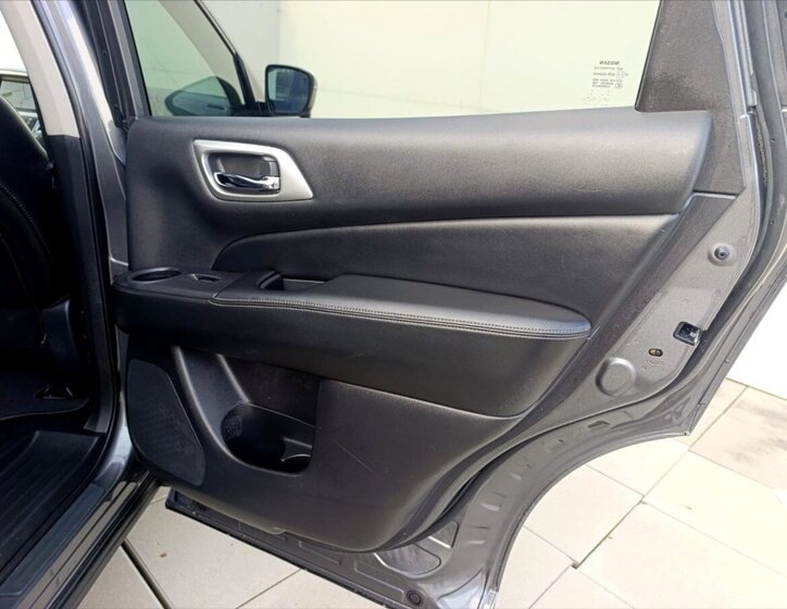 Nissan Pathfinder SUV / Terénní 3,5 l 212 kw