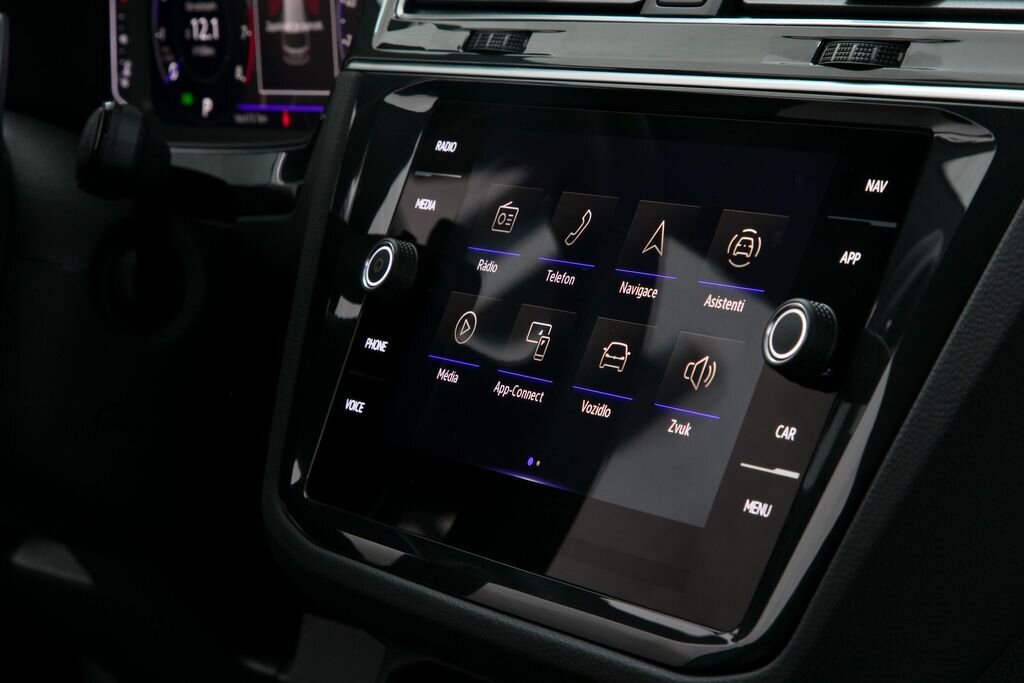 Volkswagen Tiguan SUV 2,0 l 235 kw