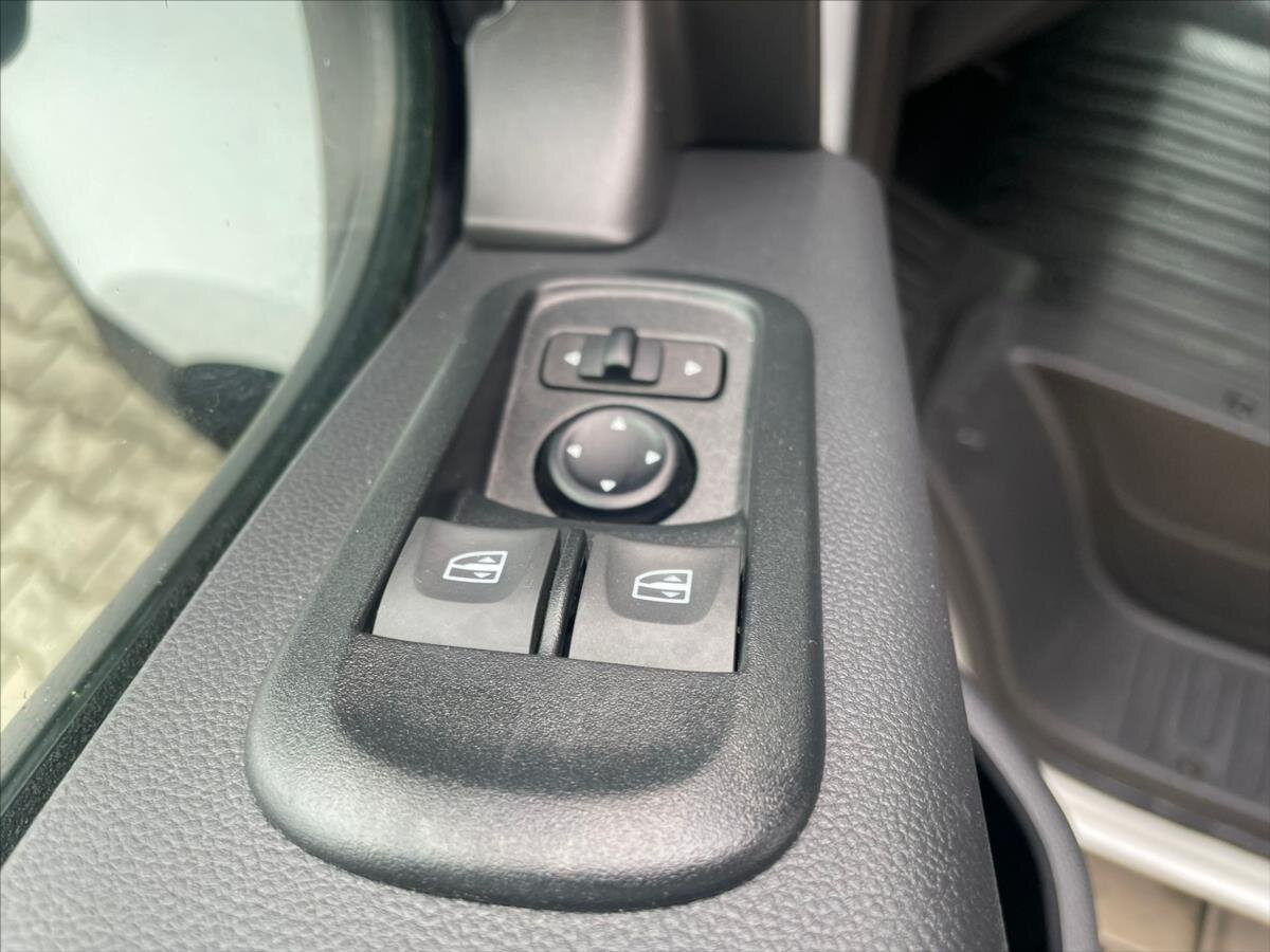 Nissan Interstar Skříň 2,3 l 100 kw