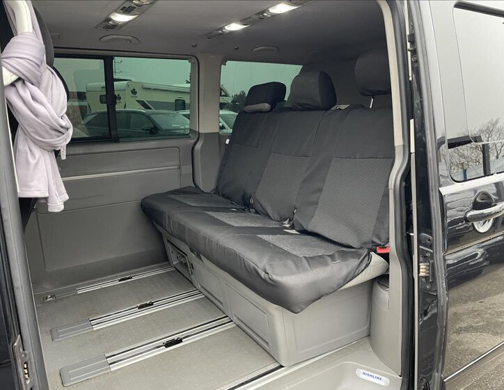 Volkswagen Multivan 26