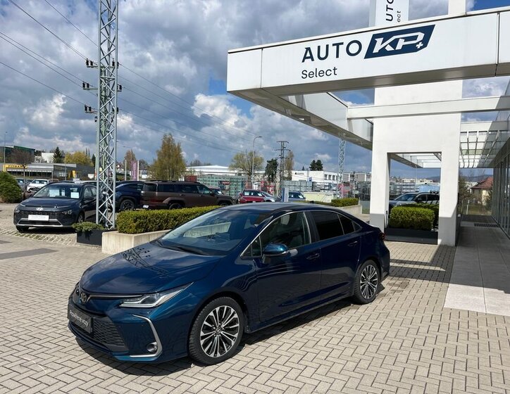 Toyota Corolla Sedan / Limuzína 1,5 l 92 kw