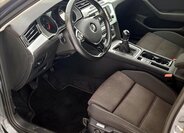 Volkswagen Passat Kombi 1,6 l 88 kw