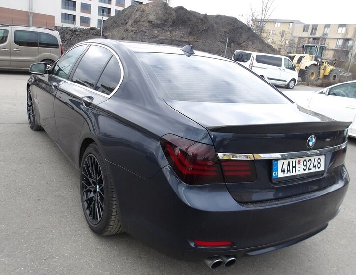 BMW Řada 7 Sedan / Limuzína 3,0 l 180 kw