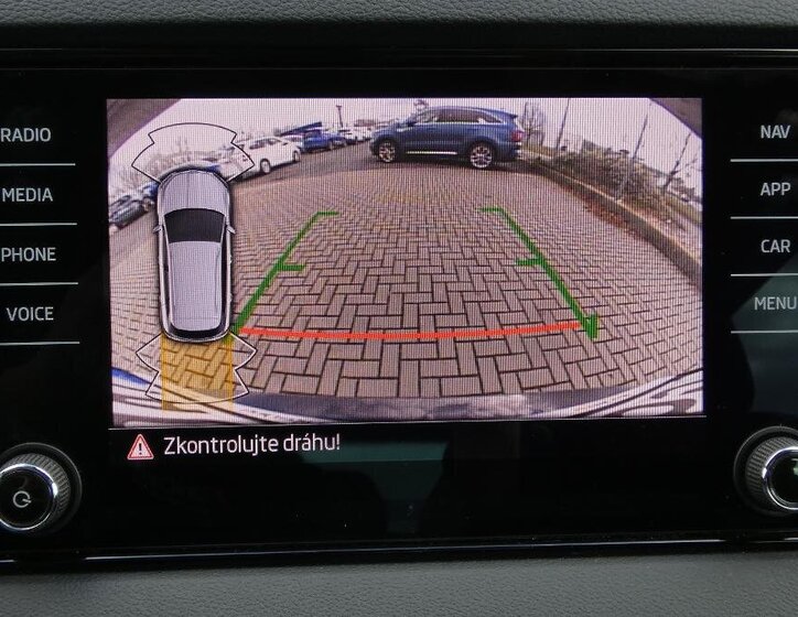 Škoda Karoq SUV / Terénní 1,5 l 110 kw