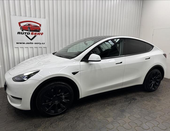 Tesla Model Y 3