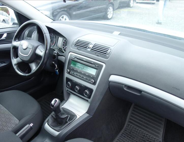 Škoda Octavia 12