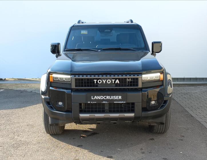 Toyota Land Cruiser 4