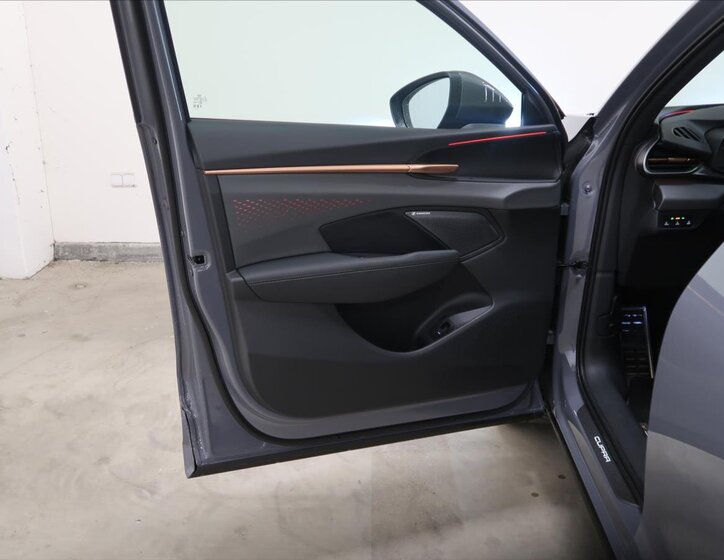 Cupra Terramar SUV / Terénní 2,0 l 195 kw