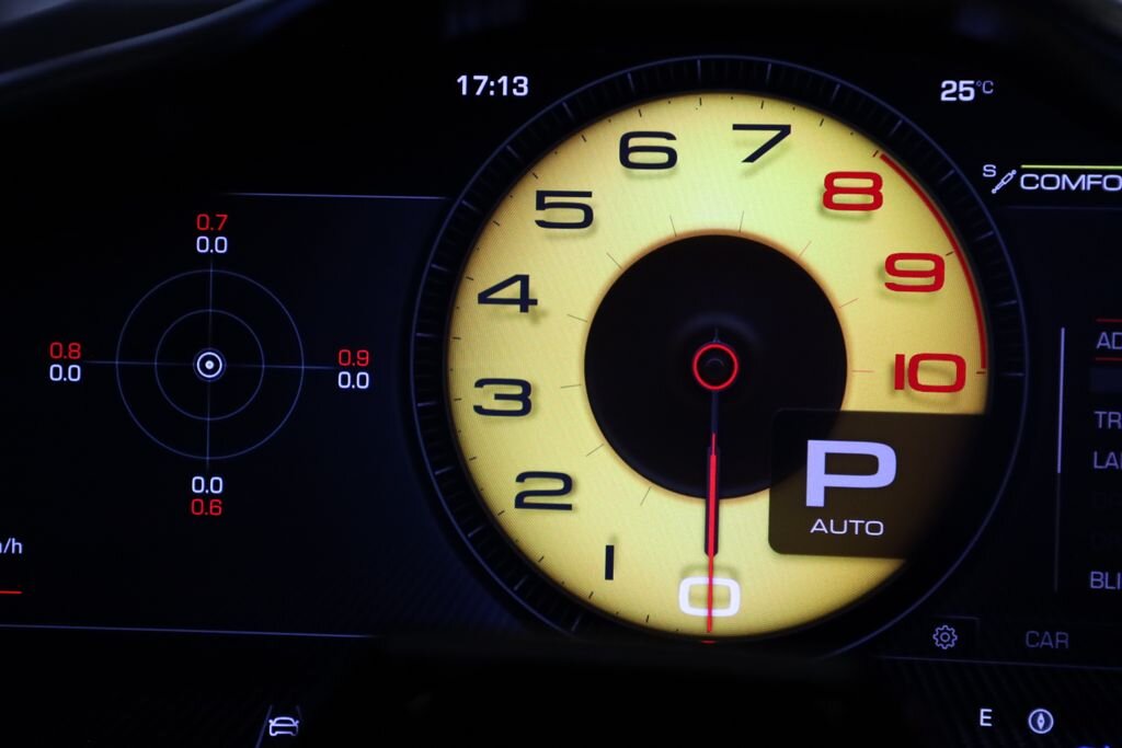 Ferrari Ostatní SUV / Terénní 6,5 l 533 kw