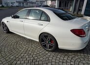Mercedes-Benz Třídy E Sedan 4,0 l 450 kw