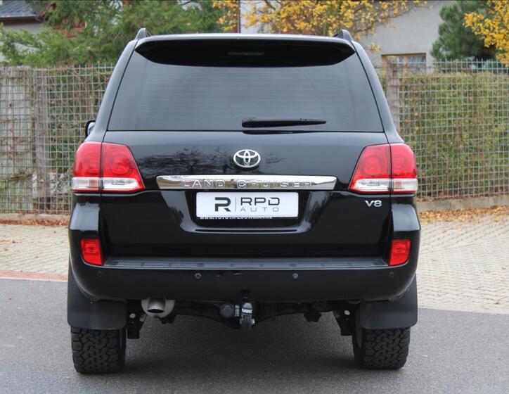 Toyota Land Cruiser 5