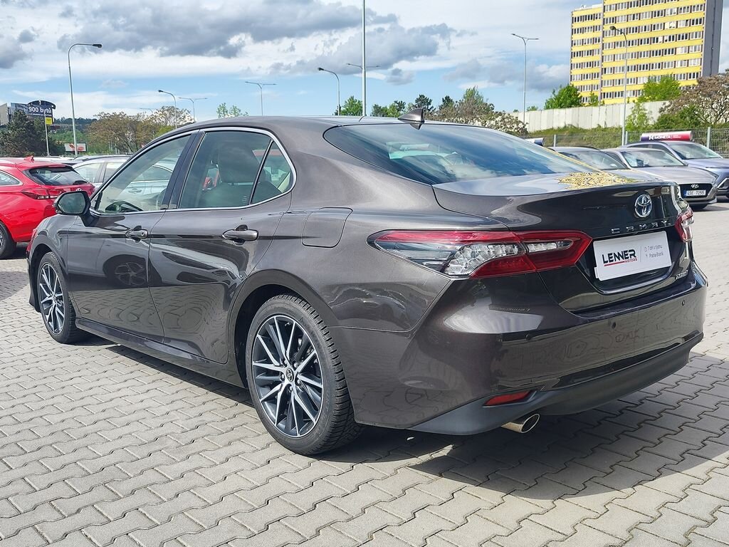 Toyota Camry Sedan / Limuzína 2,5 l 160 kw