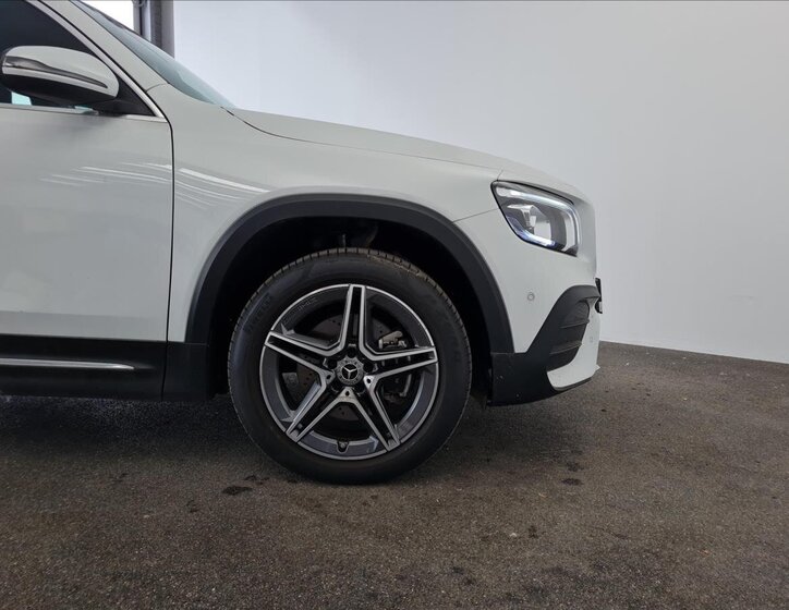 Mercedes-Benz GLB SUV 1,3 l 120 kw