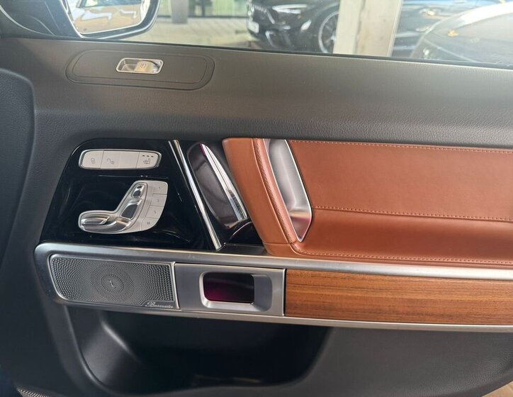 Mercedes-Benz Třídy G SUV / Terénní 4,0 l 310 kw