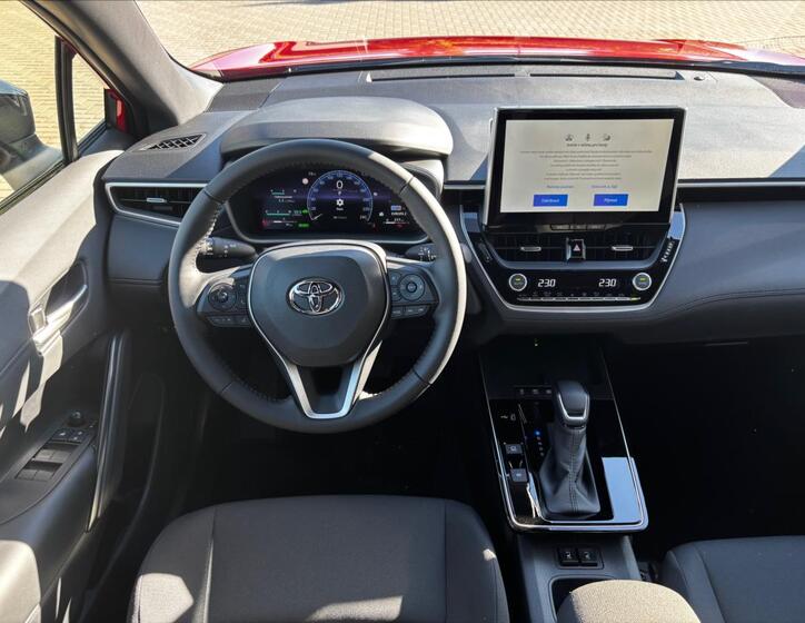 Toyota Corolla Cross 8