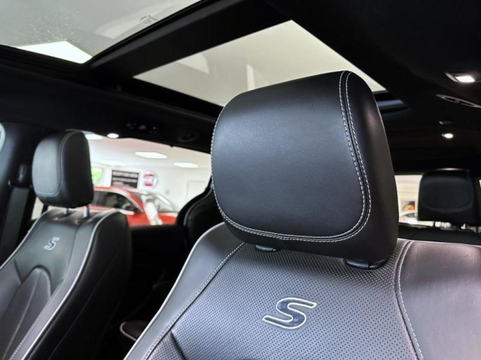 Chrysler Pacifica 30