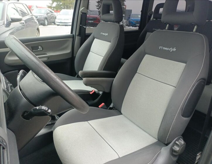 Volkswagen Sharan MPV 2,0 l 103 kw