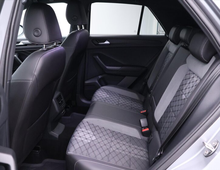 Volkswagen T-Roc SUV / Terénní 2,0 l 110 kw