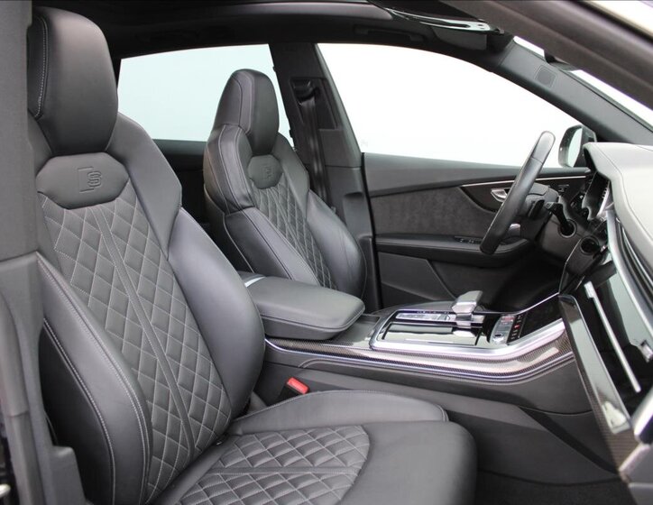 Audi SQ8 31