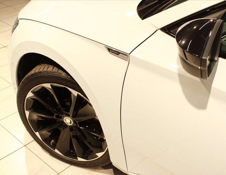 Škoda Superb Liftback 1,4 l 160 kw