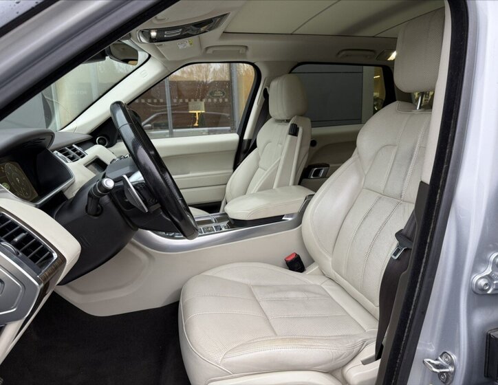 Land Rover Range Rover Sport SUV 4,4 l 250 kw