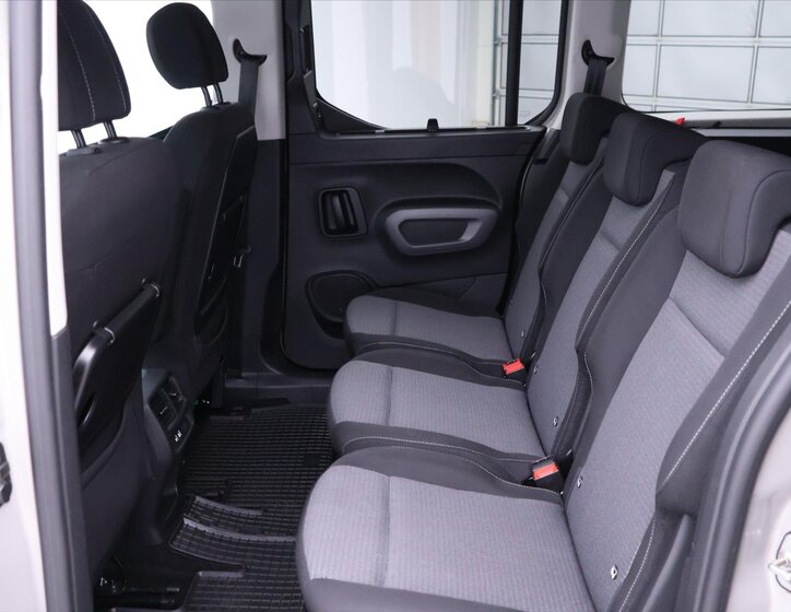 Toyota ProAce City Verso MPV 1,2 l 81 kw