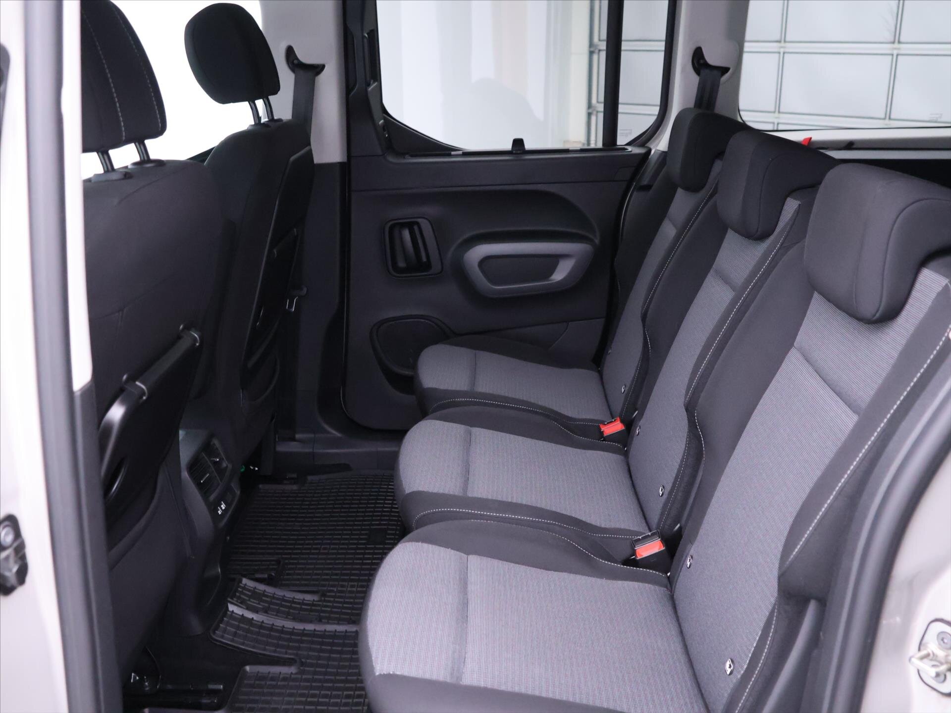 Toyota ProAce City Verso MPV 1,2 l 81 kw