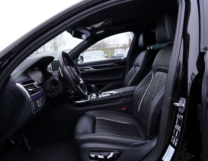 BMW Řada 7 22