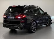 BMW X7 11