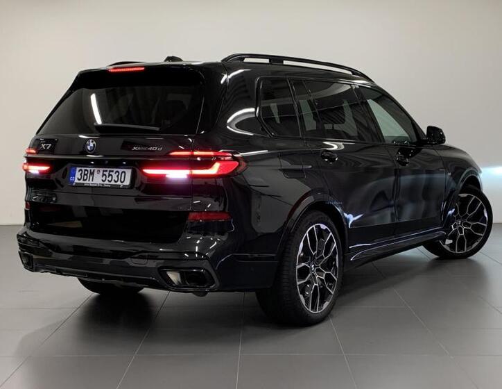 BMW X7 11