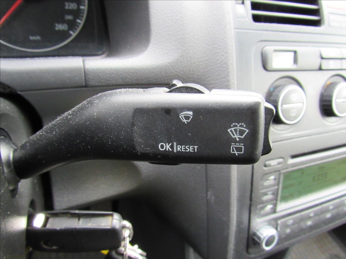 Volkswagen Touran Kombi 1,6 l 75 kw