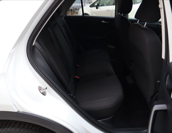 Volkswagen T-Roc CUV / Crossover 1,5 l 110 kw