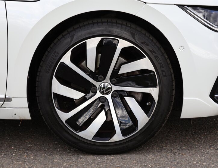 Volkswagen Arteon Kombi 2,0 l 206 kw