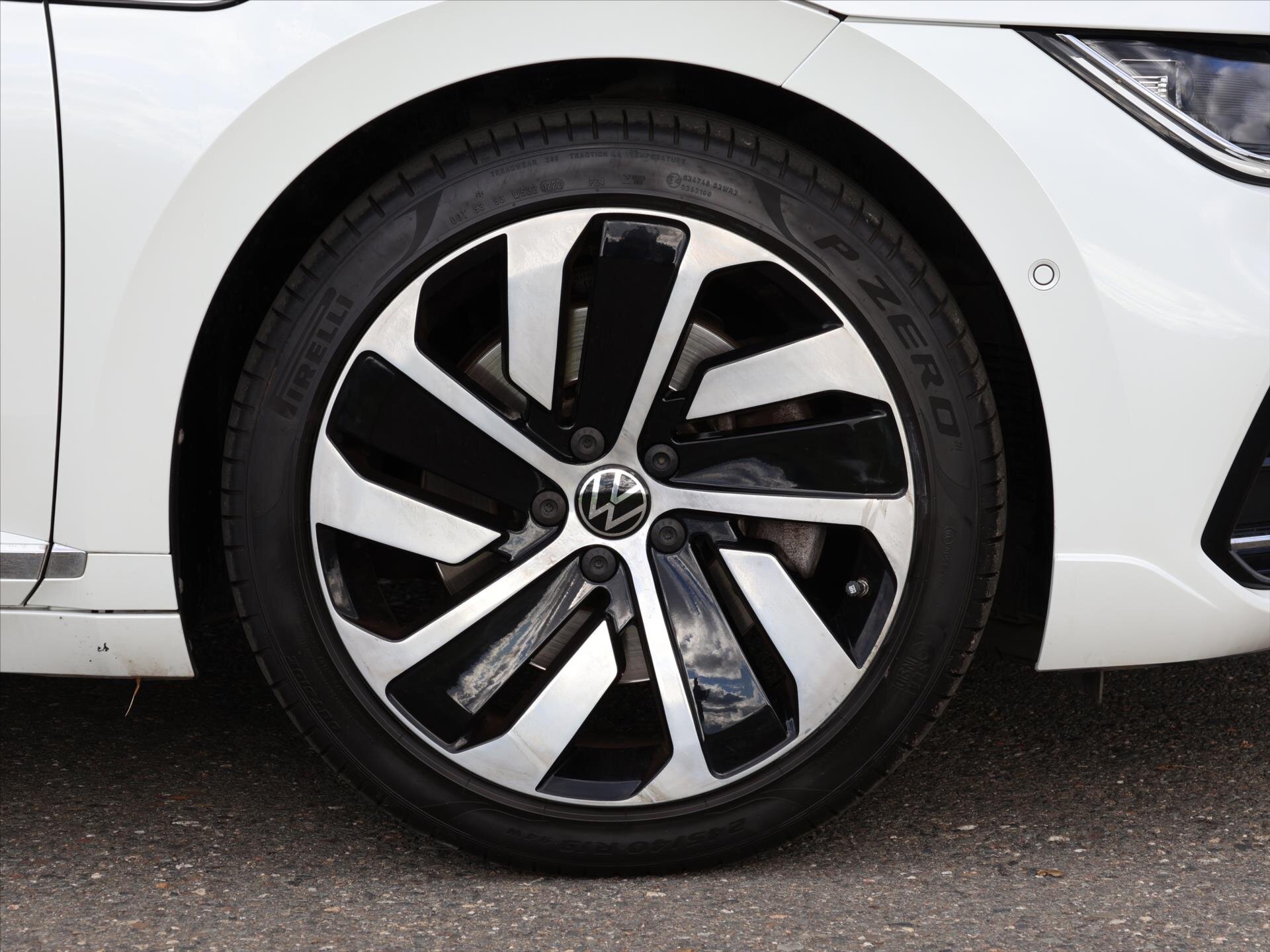 Volkswagen Arteon Kombi 2,0 l 206 kw