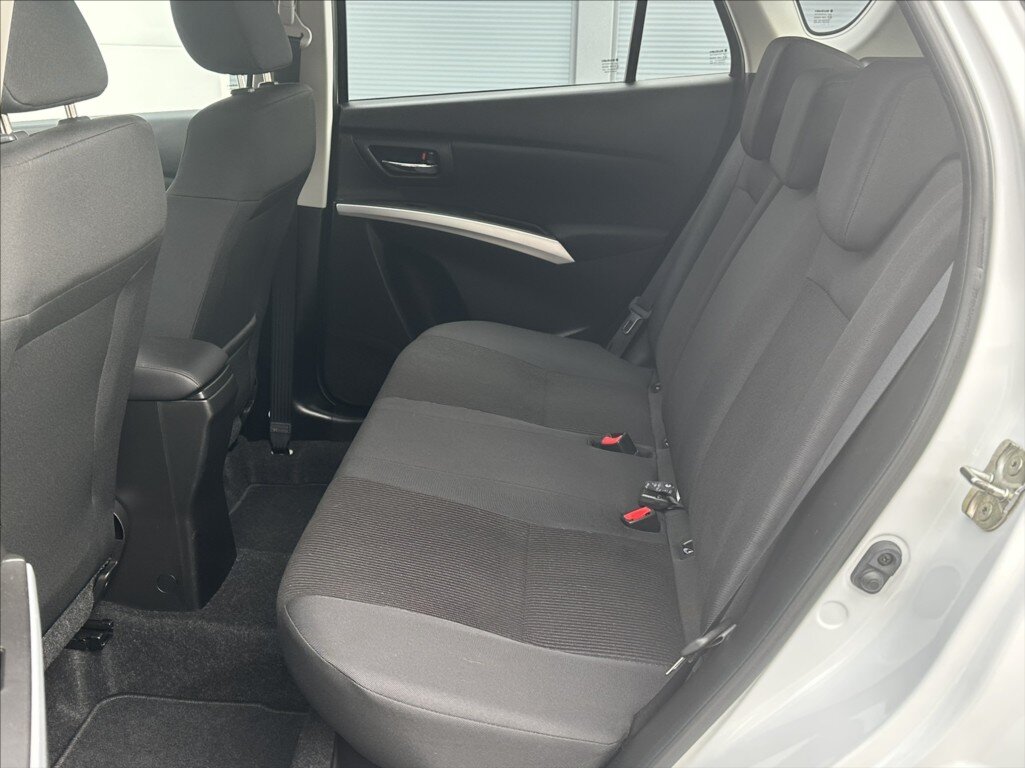 Suzuki S-Cross Hatchback 998,0 82 kw