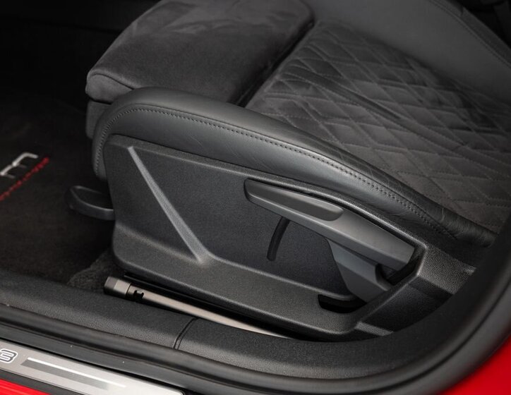 Audi RS3 Hatchback 2,5 l 294 kw