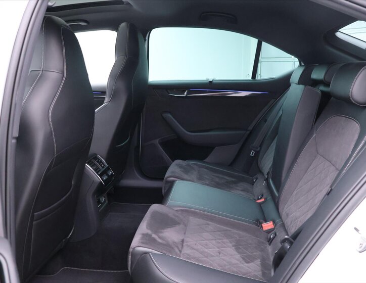 Škoda Superb Liftback 1,8 l 132 kw