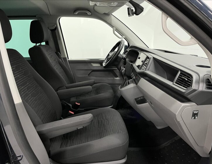 Volkswagen Caravelle 18