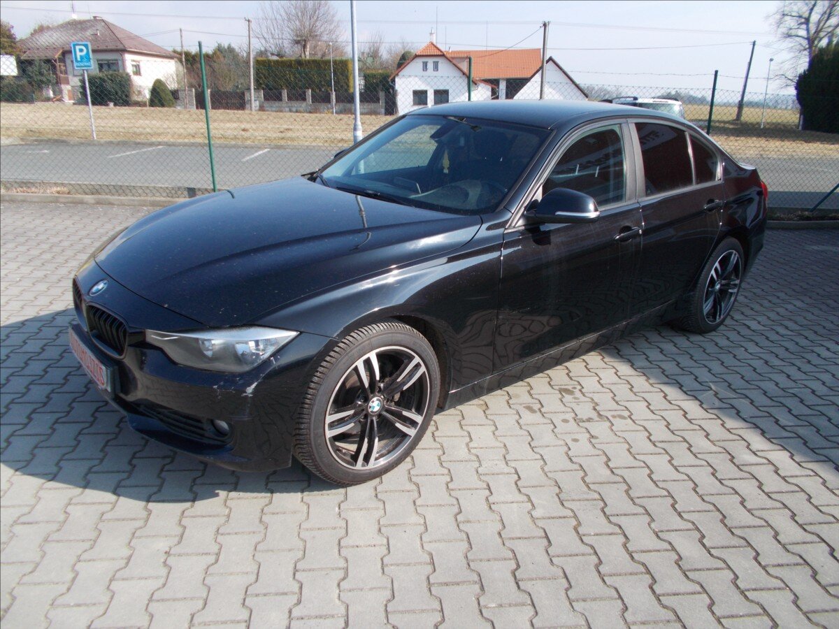 BMW Řada 3 Sedan / Limuzína 2,0 l 135 kw