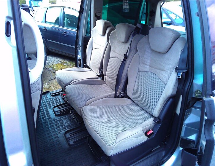 Peugeot 807 MPV 2,0 l 100 kw