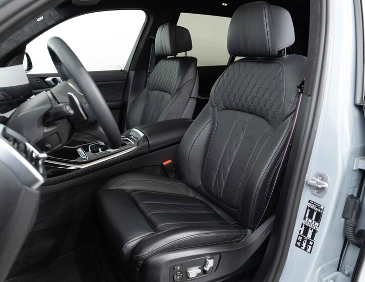 BMW X7 SUV / Terénní 3,0 l 280 kw