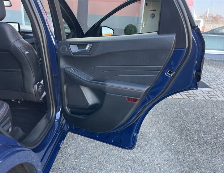 Ford Kuga SUV / Terénní 2,5 l 165 kw