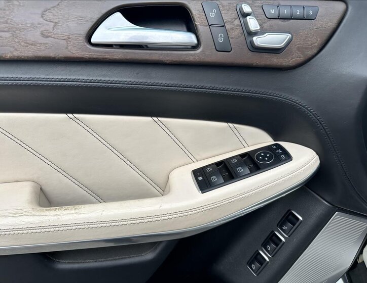 Mercedes-Benz GLS SUV / Terénní 5,5 l 430 kw