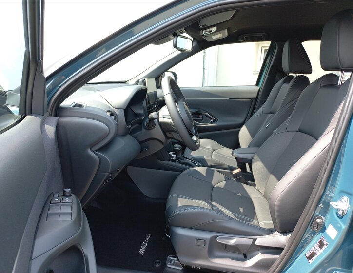 Toyota Yaris Cross 8