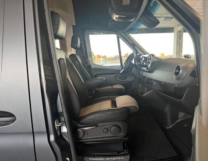Mercedes-Benz Sprinter 12