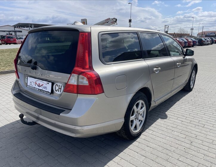 Volvo V70 Kombi 2,0 l 100 kw