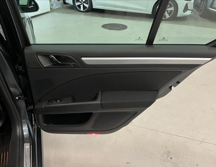 Škoda Superb Liftback 2,0 l 103 kw